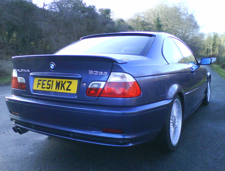 A car parked on the road

AI-generated content may be incorrect.